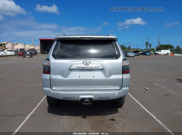JTEBU5JR5H5452432 2017 TOYOTA 4RUNNER Серебряный 