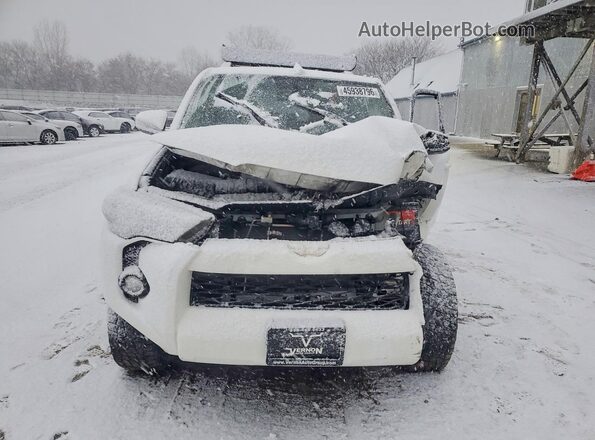 JTEBU5JR5J5497540 2018 TOYOTA 4RUNNER White Դիմացի տեսք