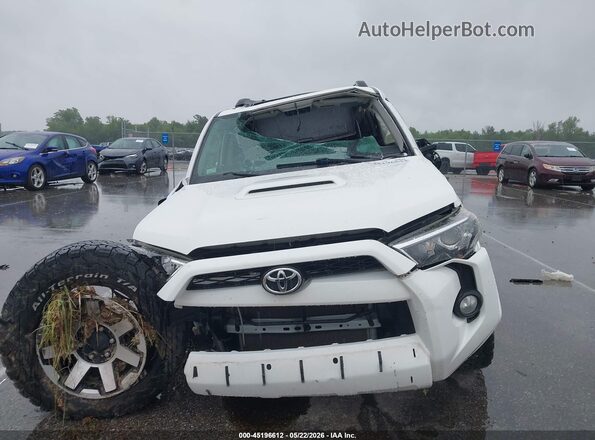 JTEBU5JR7K5644927 2019 TOYOTA 4RUNNER White Вид щитка приладів