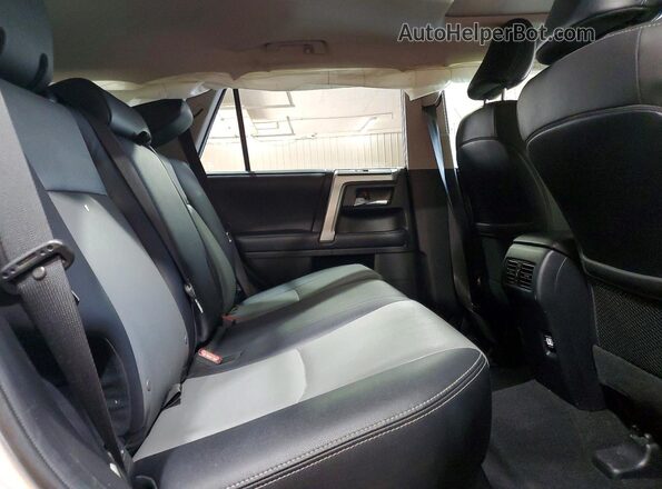 JTEBU5JR7K5671867 2019 TOYOTA 4RUNNER Серебряный Вид задней части салона