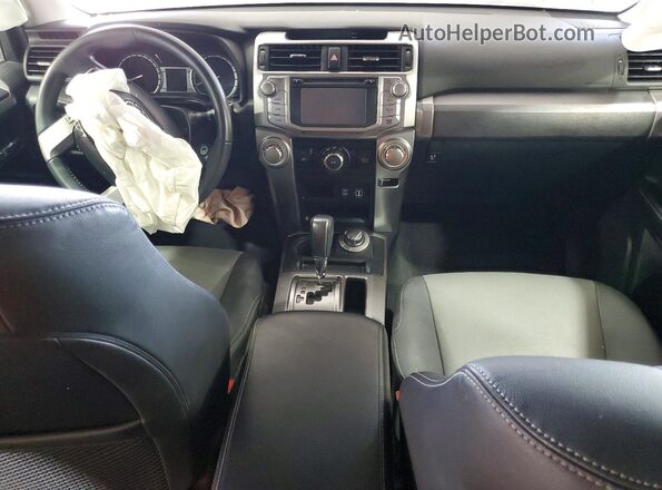 JTEBU5JR7K5671867 2019 TOYOTA 4RUNNER Серебряный Вид панели приборов