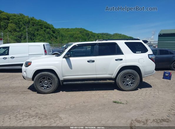 JTEBU5JR8L5832003 2020 TOYOTA 4RUNNER White Սալոնի 360 աստիճան տեսք