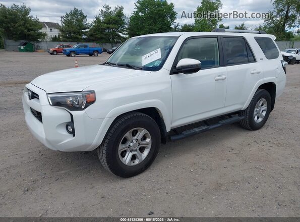 JTEEU5JR2P5281702 2023 TOYOTA 4RUNNER Белый Передняя левая четверть