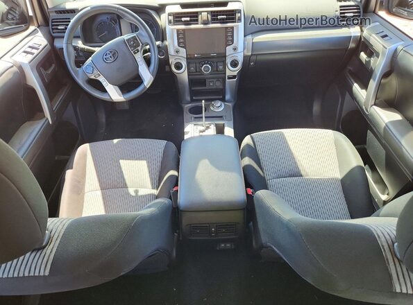 JTEMU5JR0R6241403 2024 TOYOTA 4RUNNER White 