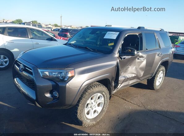 JTEMU5JR1P6156468 2023 TOYOTA 4RUNNER Серый Вид спереди