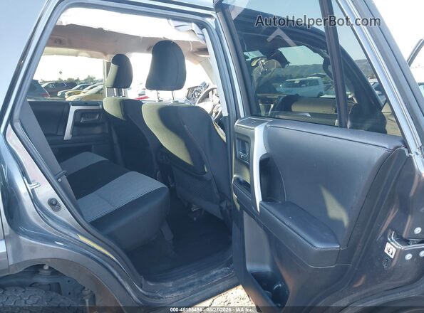 JTEMU5JR1P6156468 2023 TOYOTA 4RUNNER Серый Вид наклейки с VIN-кодом