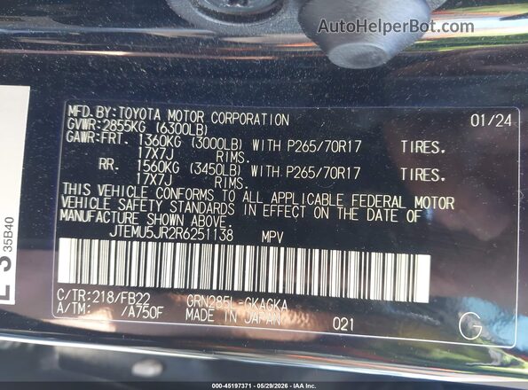 JTEMU5JR2R6251138 2024 TOYOTA 4RUNNER Black Вид підкапотного простору