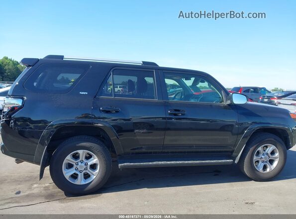 JTEMU5JR2R6251138 2024 TOYOTA 4RUNNER Black Вид задньої частини салону