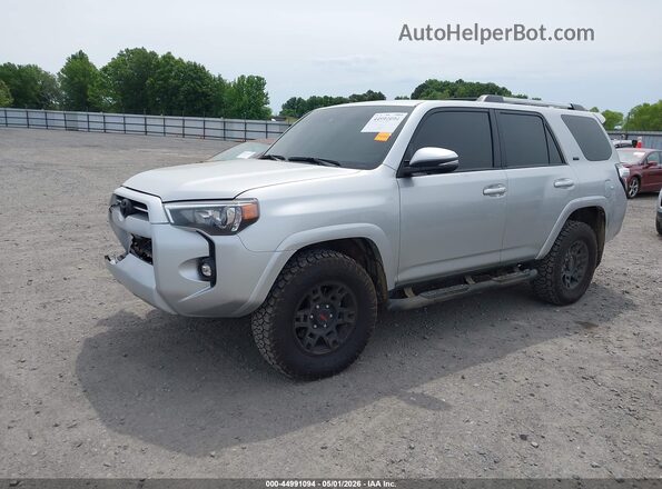 JTENU5JR5P6209693 2023 TOYOTA 4RUNNER Silver Vista tres cuartos delantera izquierda