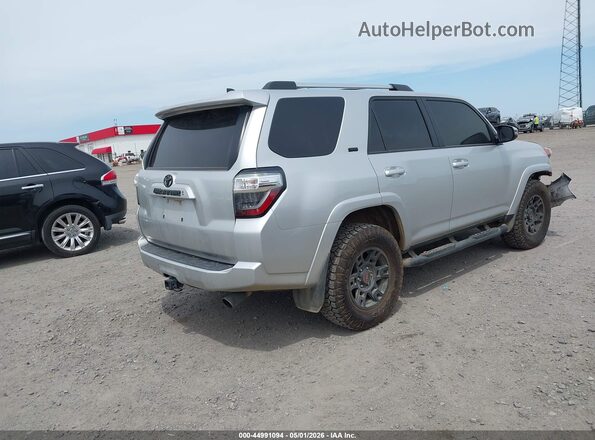 JTENU5JR5P6209693 2023 TOYOTA 4RUNNER Silver Trasero derecho