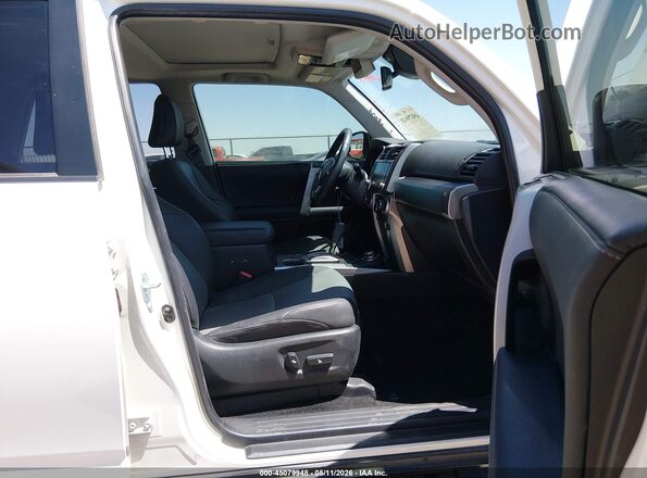 JTENU5JR7M5855965 2021 TOYOTA 4RUNNER White Vista interior delantera