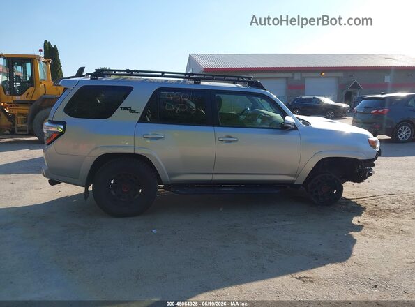 JTERU5JR0N6014860 2022 TOYOTA 4RUNNER Silver 360 interior view