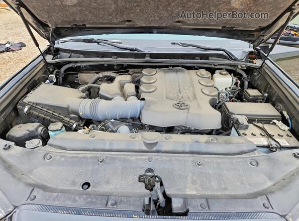 JTERU5JR3P6172192 2023 TOYOTA 4RUNNER Black Вид підкапотного простору