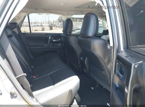 JTERU5JR3R6256046 2024 TOYOTA 4RUNNER Gray Vista de la etiqueta del VIN