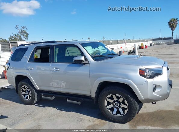 JTERU5JR4M5928145 2021 TOYOTA 4RUNNER Silver Սալոնի հետևի տեսք