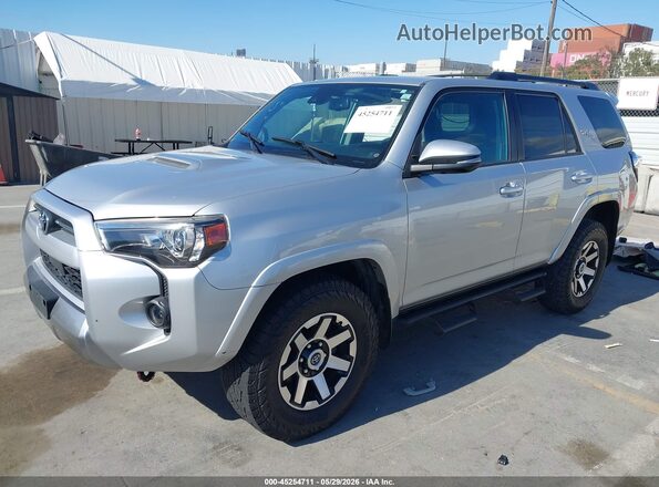 JTERU5JR4M5928145 2021 TOYOTA 4RUNNER Silver Առջևի ձախ երեք քառորդ տեսարան