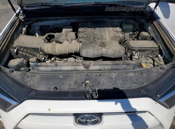 JTERU5JR4N6021701 2022 TOYOTA 4RUNNER White ძრავის განყოფილების ხედი