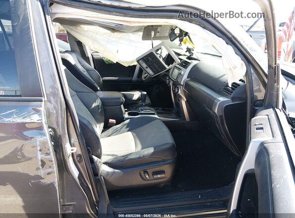 JTEZU5JR3K5205593 2019 TOYOTA 4RUNNER Gray Widok wnętrza z przodu