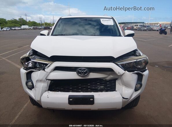 JTEZU5JR5H5164666 2017 TOYOTA 4RUNNER Белый Вид спереди