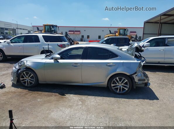 JTHBA1D25J5069082 2018 LEXUS IS 300 Silver Widok wnętrza z tyłu