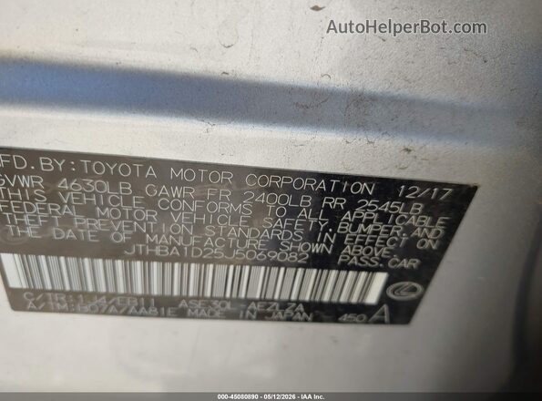 JTHBA1D25J5069082 2018 LEXUS IS 300 Silver Widok komory silnika
