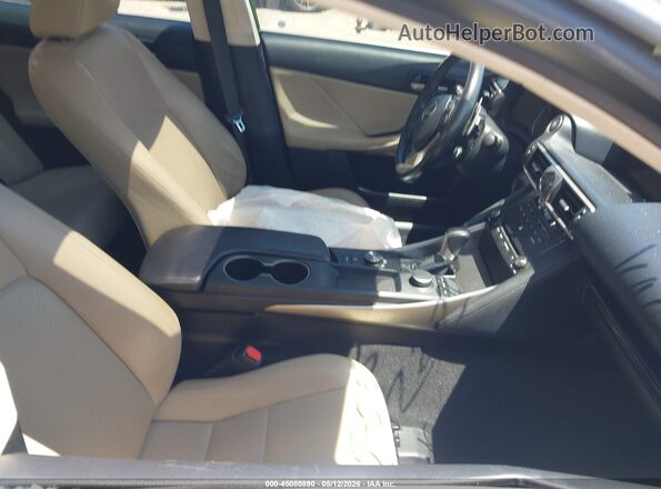 JTHBA1D25J5069082 2018 LEXUS IS 300 Silver Widok wnętrza z przodu