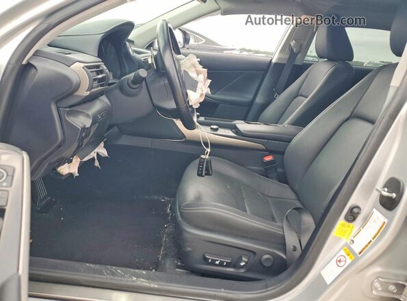 JTHBA1D29H5061237 2017 LEXUS IS Silver Вид салону спереду
