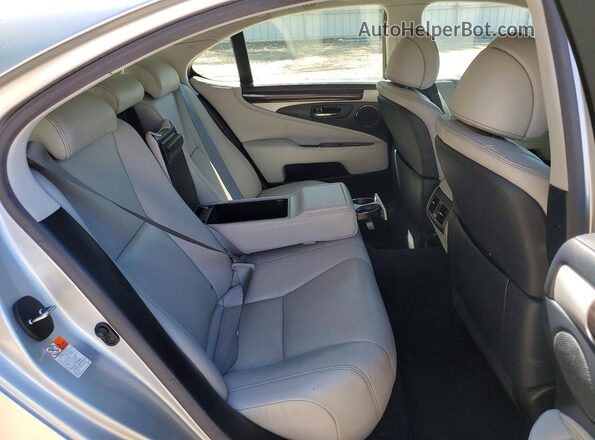 JTHBL5EF3G5142123 2016 LEXUS LS Silver Вид задніх сидінь