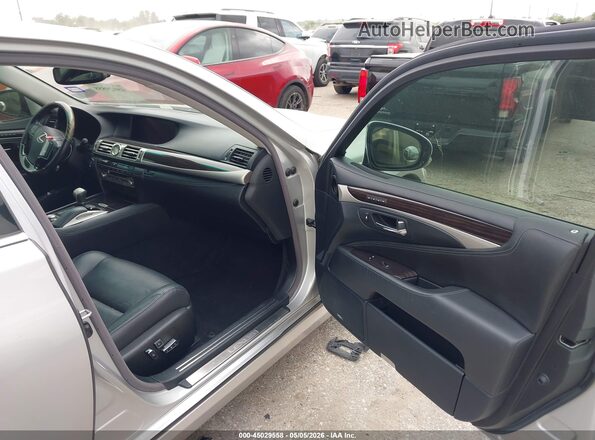 JTHBL5EF3H5145248 2017 LEXUS LS 460 Silver Widok wnętrza z przodu
