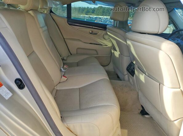 JTHBL5EF4H5145968 2017 LEXUS LS Gold Vista de los asientos traseros