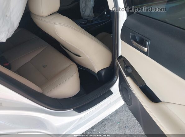 JTHCM1D27H5024991 2017 LEXUS IS 300 White Vista de la etiqueta del VIN