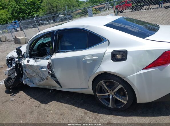 JTHCM1D2XH5015637 2017 LEXUS IS 300 White Widok wnętrza z tyłu