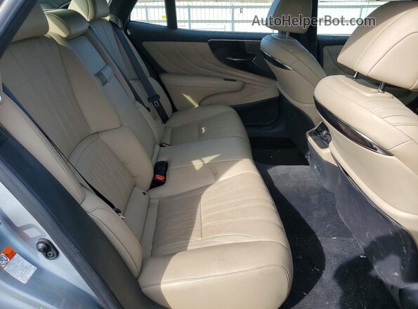 JTHD51GF6P5011633 2023 LEXUS LS Silver Vista de los asientos traseros