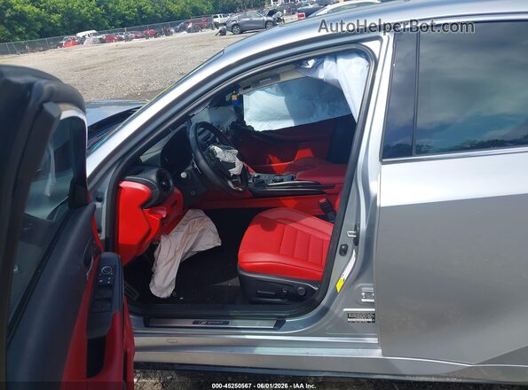 JTHGZ1B23P5067146 2023 LEXUS IS 350 Silver Widok wnętrza z przodu