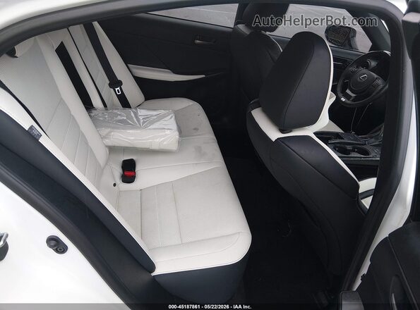 JTHGZ1B2XR5082360 2024 LEXUS IS 350 Белый Вид салона спереди