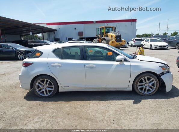 JTHKD5BH5G2270738 2016 LEXUS CT 200H White Вид задньої частини салону