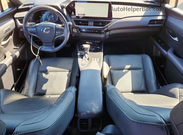 JTHL9JBHXR2077261 2024 LEXUS UX Silver წინა პანელის ხედი