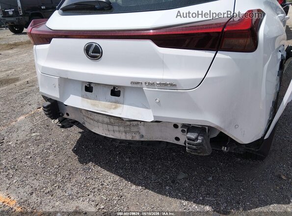 JTHR9JBH3P2067162 2023 LEXUS UX 250H Белый Вид спереди