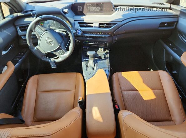 JTHU9JBH5K2017267 2019 LEXUS UX White Առջևի վահանակի տեսք