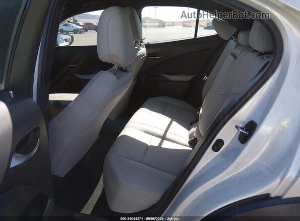 JTHX3JBH9N2046970 2022 LEXUS UX 200 White VIN կոդի պիտակի տեսք