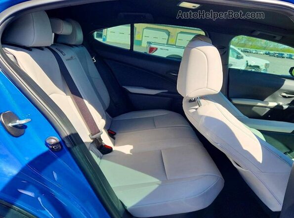 JTHX6JBH2P2133832 2023 LEXUS UX Blue უკანა სავარძლების ხედი