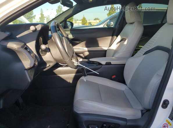 JTHY3JBH4K2001905 2019 LEXUS UX Белый Вид салона спереди