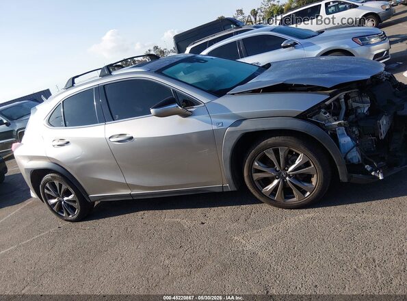 JTHY3JBH5K2006885 2019 LEXUS UX 200 Silver სალონის 360-გრადუსიანი ხედი