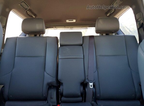 JTJAM7BX4P5369577 2023 LEXUS GX Silver Вид задніх сидінь