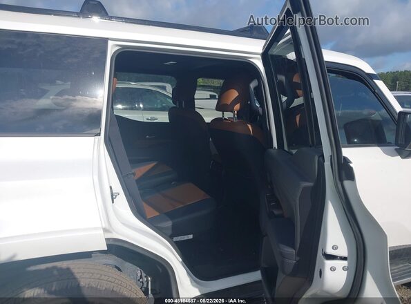 JTJTBCDX2R5035118 2024 LEXUS GX 550 White VIN sticker view