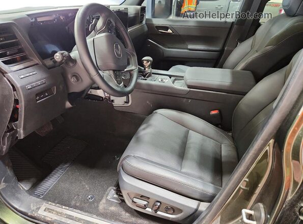 JTJTBCDX5R5034545 2024 LEXUS GX Green Front interior view