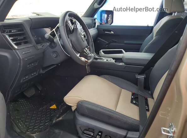 JTJTBCDX9S5036059 2025 LEXUS GX Желто-коричневый Вид салона спереди