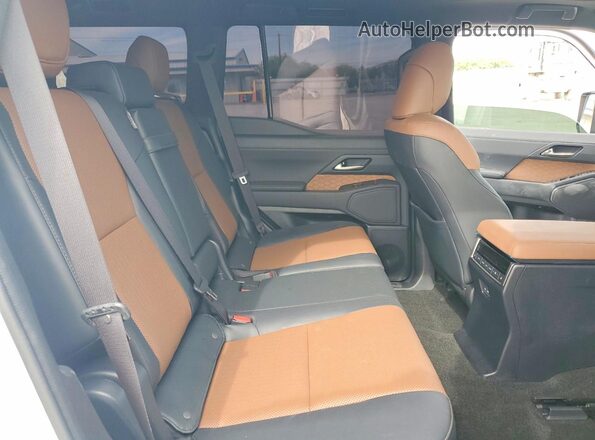 JTJTBCDX9S5052066 2025 LEXUS GX White Widok wnętrza z tyłu