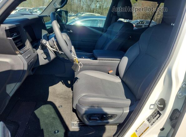 JTJVBCDX2S5050832 2025 LEXUS GX White წინა სალონის ხედი
