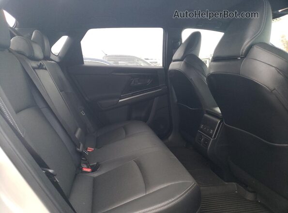JTMAAAAA2PA016977 2023 TOYOTA LE Silver Vista de los asientos traseros